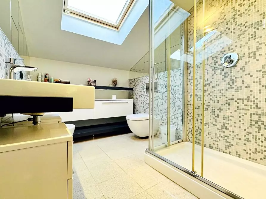 Immagine 42 di Casa bifamiliare in vendita  a Camaiore