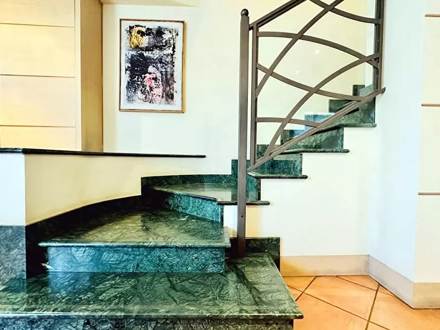 Immagine 21 di Casa bifamiliare in vendita  a Camaiore