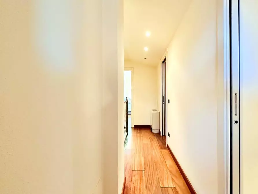 Immagine 45 di Casa bifamiliare in vendita  a Camaiore