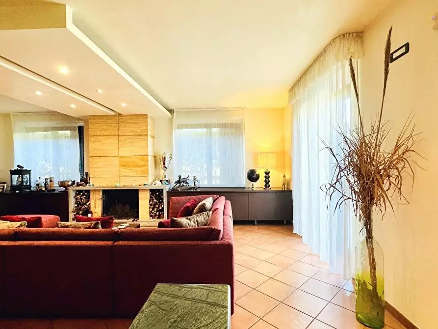 Immagine 3 di Casa bifamiliare in vendita  a Camaiore