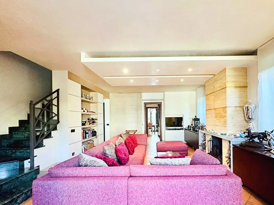 Immagine 4 di Casa bifamiliare in vendita  a Camaiore