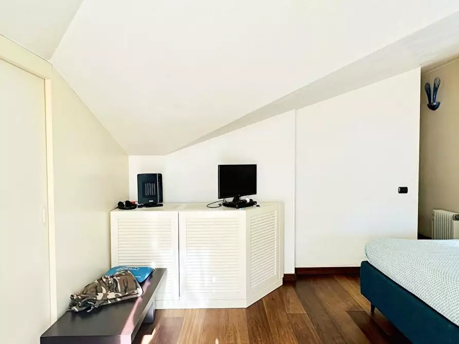 Immagine 28 di Casa bifamiliare in vendita  a Camaiore