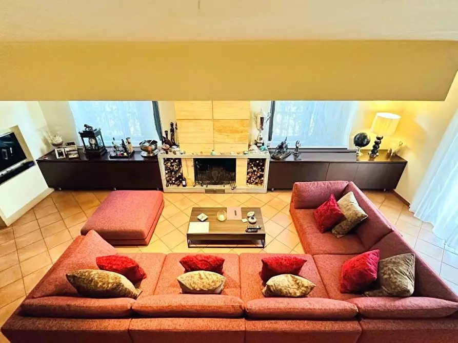 Immagine 48 di Casa bifamiliare in vendita  a Camaiore