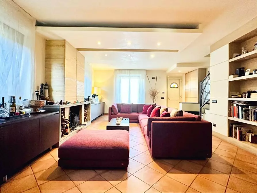 Immagine 15 di Casa bifamiliare in vendita  a Camaiore