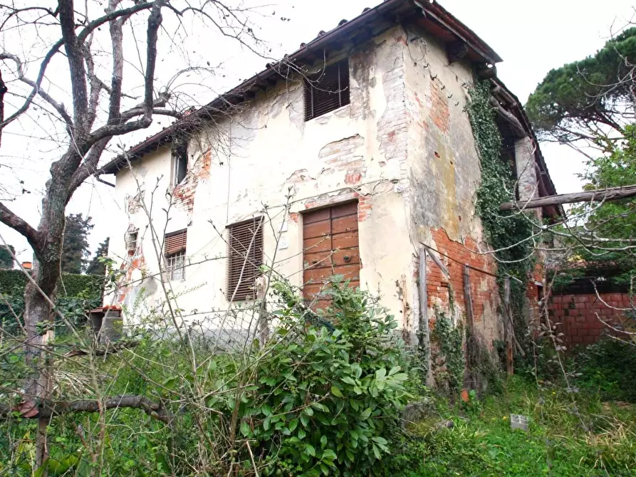 Immagine 20 di Rustico / casale in vendita  a Lucca