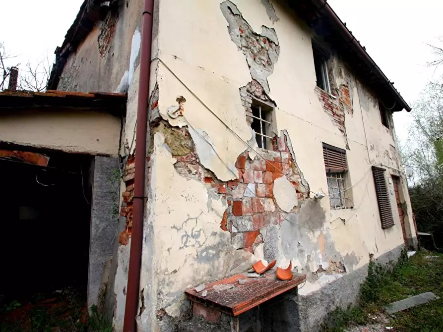 Immagine 23 di Rustico / casale in vendita  a Lucca