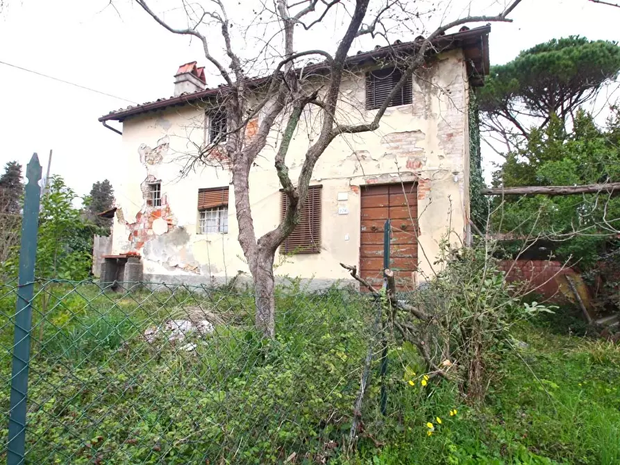 Immagine 16 di Rustico / casale in vendita  a Lucca