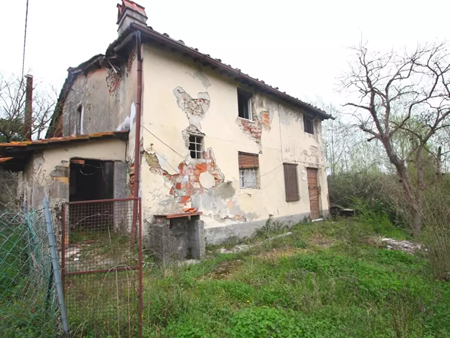 Immagine 28 di Rustico / casale in vendita  a Lucca
