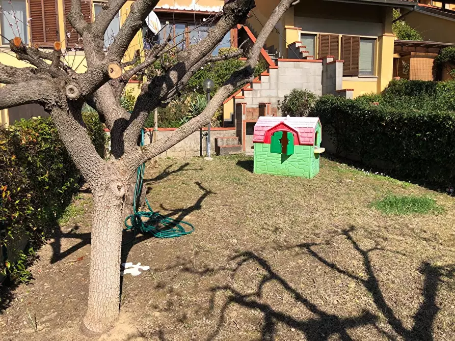 Immagine 32 di Villetta a schiera in affitto  a Calci