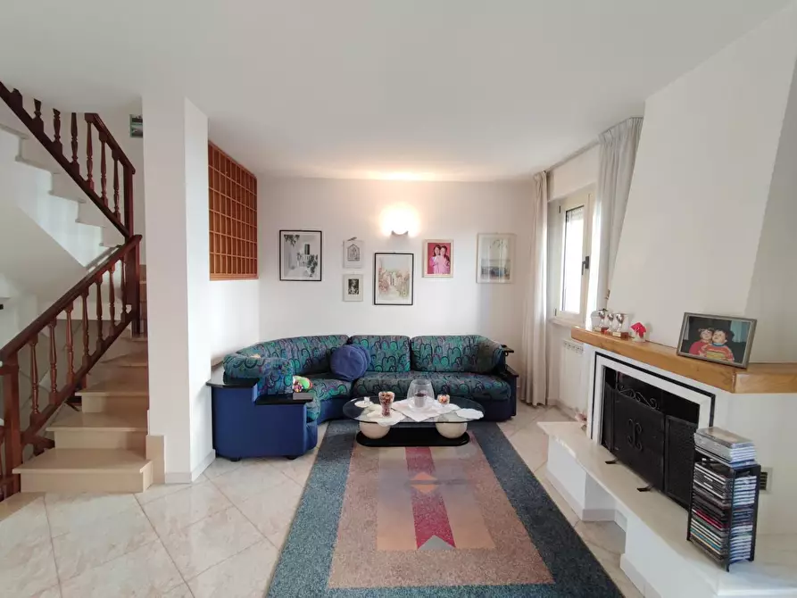 Immagine 5 di Villetta a schiera in vendita  a Viareggio