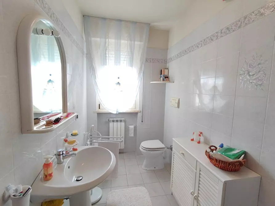 Immagine 9 di Villetta a schiera in vendita  a Viareggio