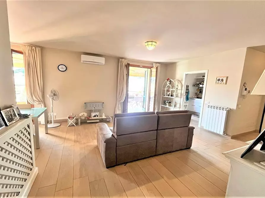 Immagine 8 di Mansarda in vendita  a Certaldo