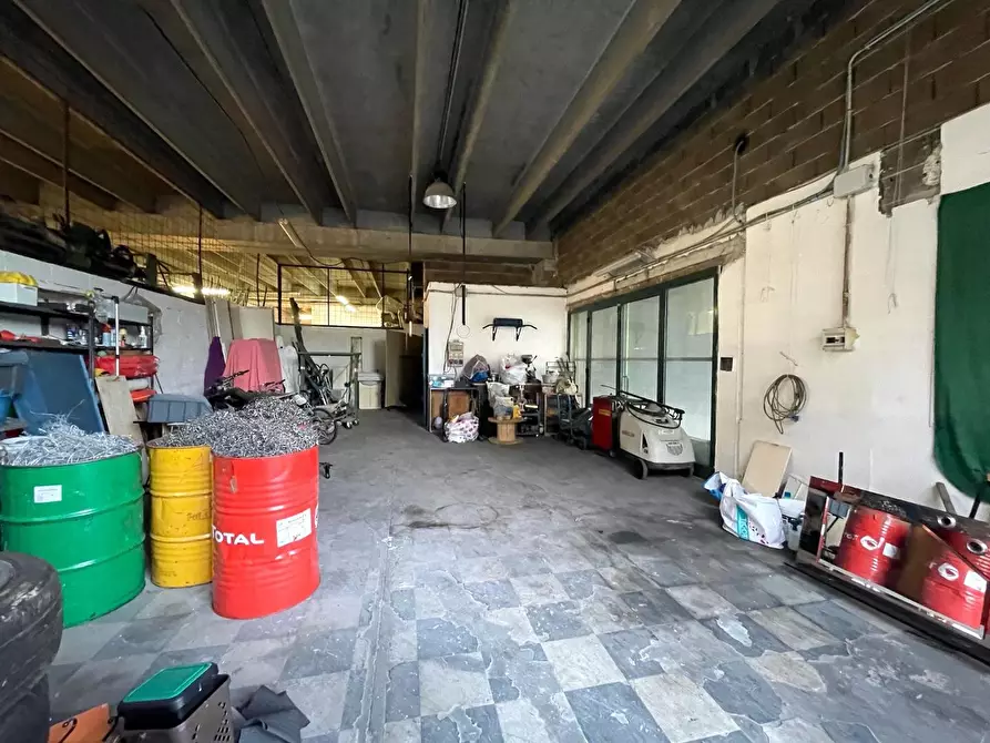 Immagine 13 di Capannone industriale in vendita  a Vezzano Ligure