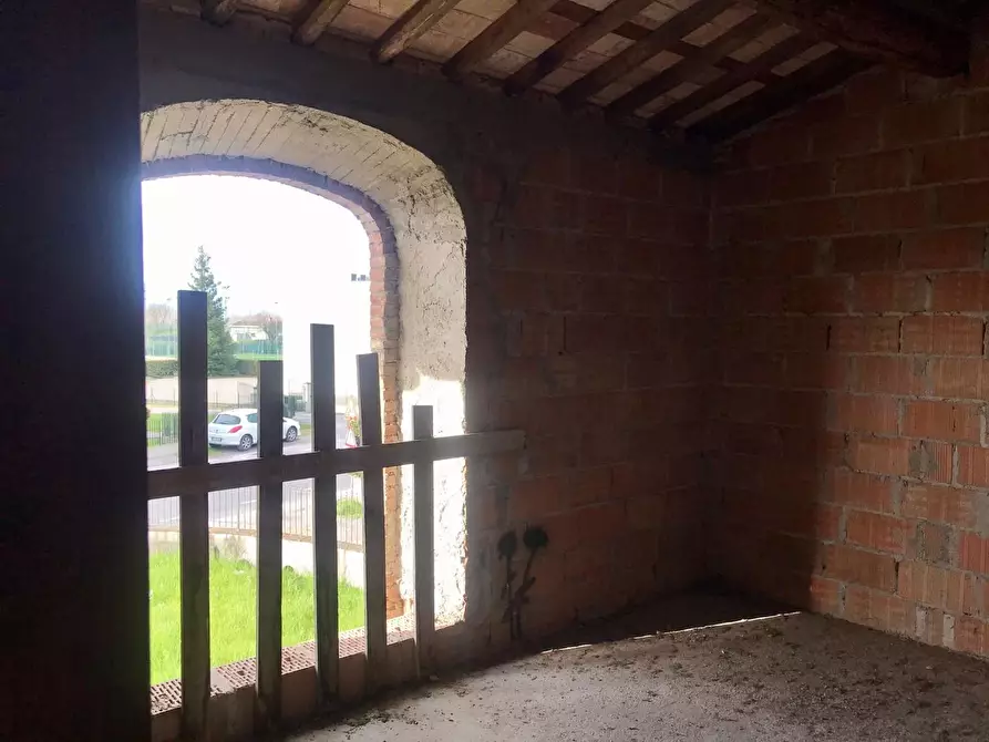 Immagine 4 di Villa in vendita  a Capannori