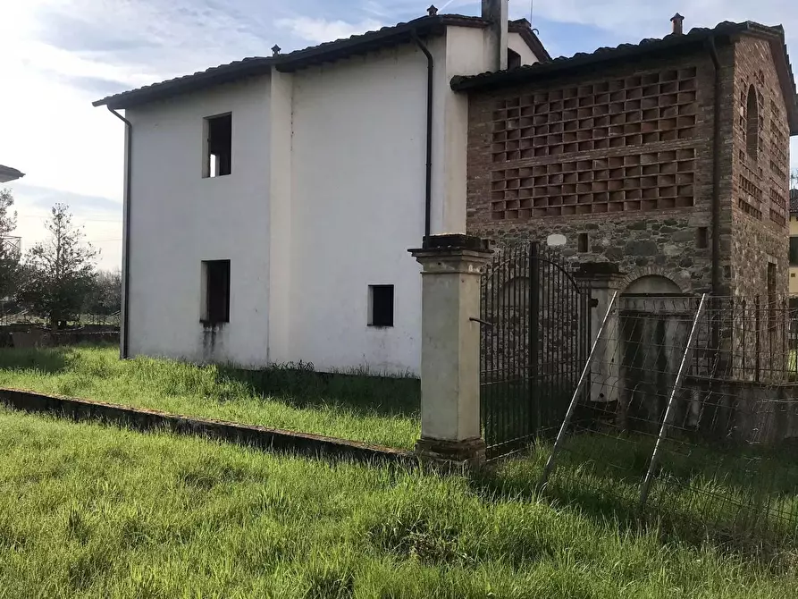 Immagine 3 di Villa in vendita  a Capannori