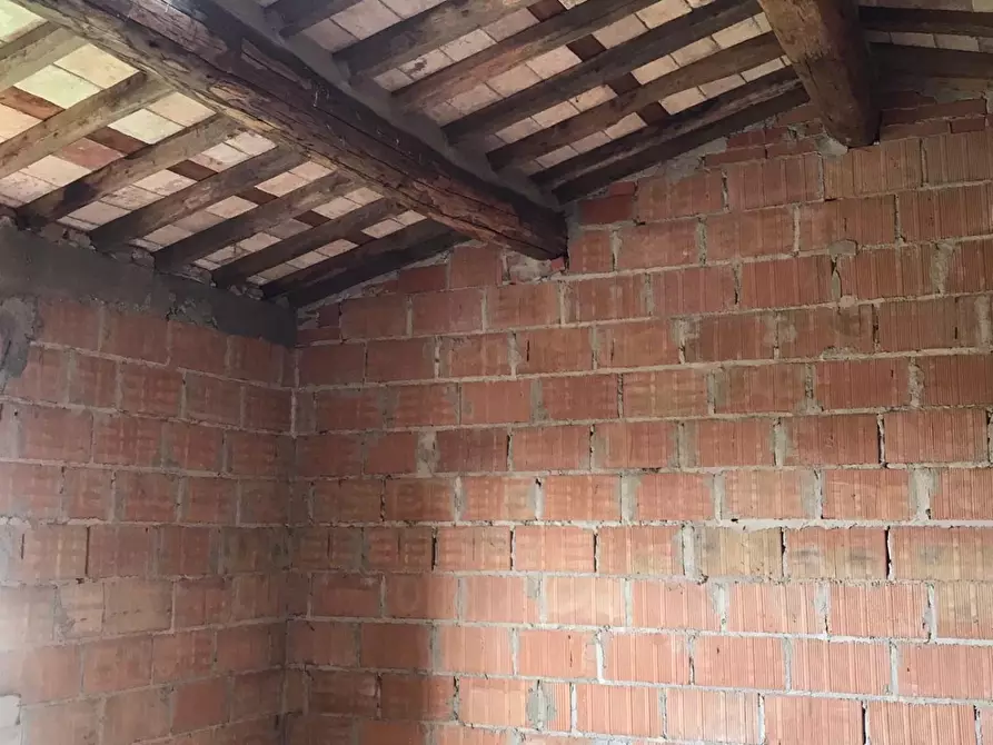 Immagine 5 di Villa in vendita  a Capannori