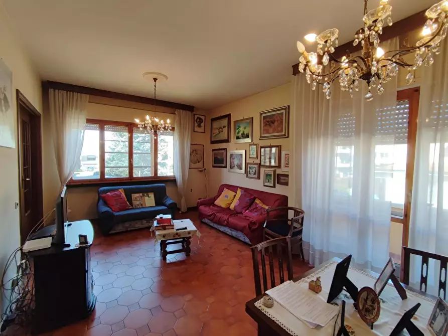 Immagine 4 di Casa bifamiliare in vendita  a Viareggio