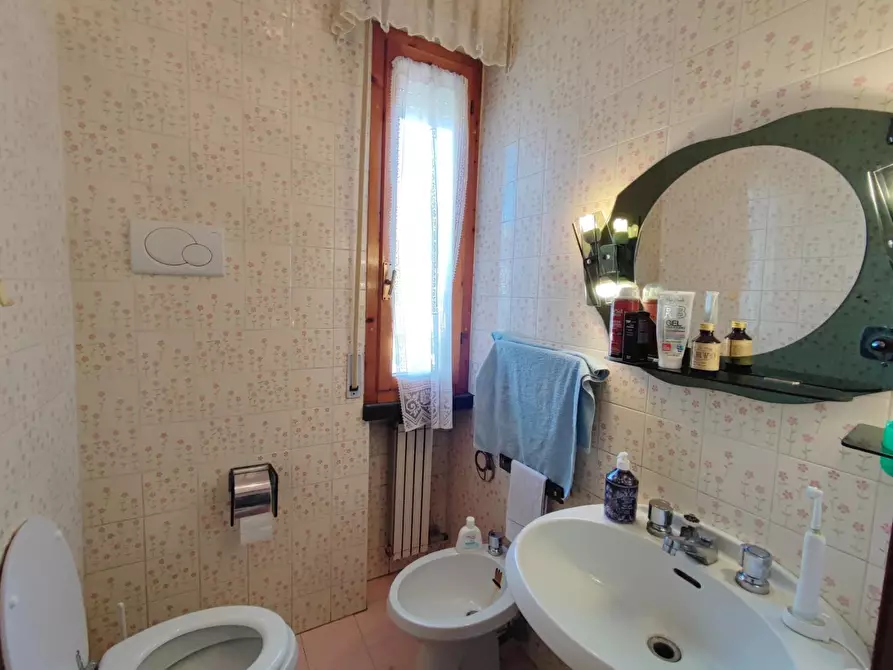 Immagine 18 di Casa bifamiliare in vendita  a Viareggio