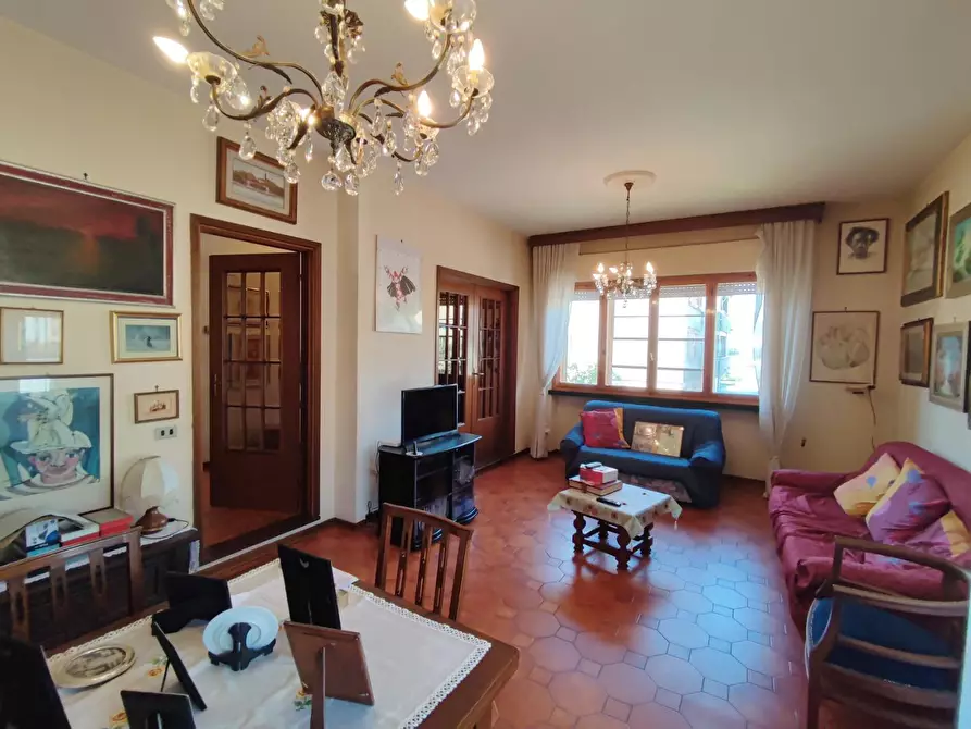 Immagine 3 di Casa bifamiliare in vendita  a Viareggio