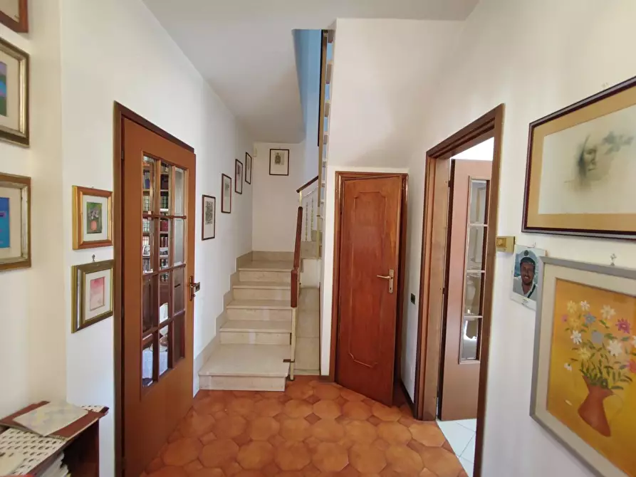 Immagine 5 di Casa bifamiliare in vendita  a Viareggio