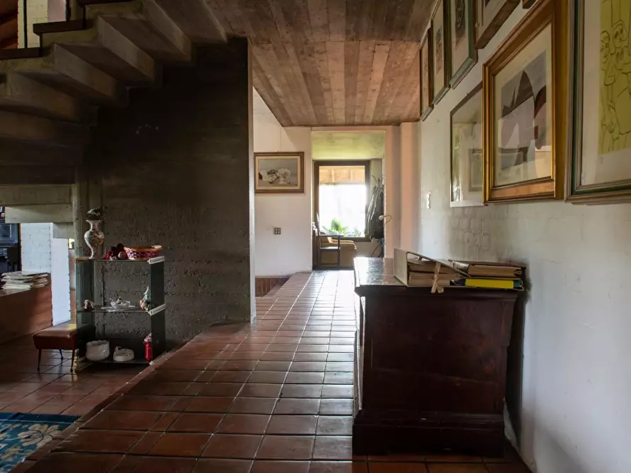 Immagine 5 di Villa in vendita  a Capannori