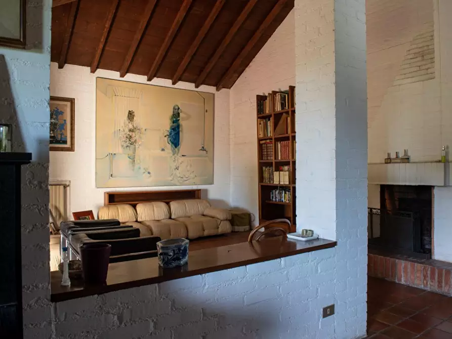 Immagine 3 di Villa in vendita  a Capannori