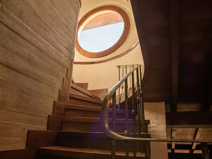 Immagine 4 di Villa in vendita  a Capannori