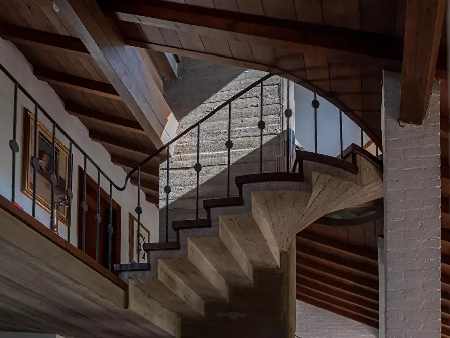 Immagine 6 di Villa in vendita  a Capannori