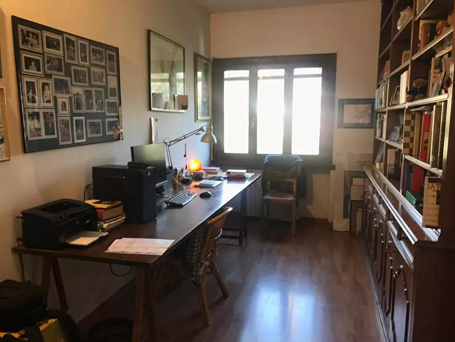 Immagine 25 di Villa in vendita  a Capannori