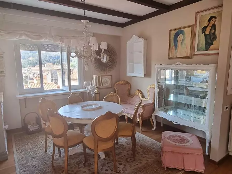 Immagine 2 di Appartamento in vendita  a Carrara