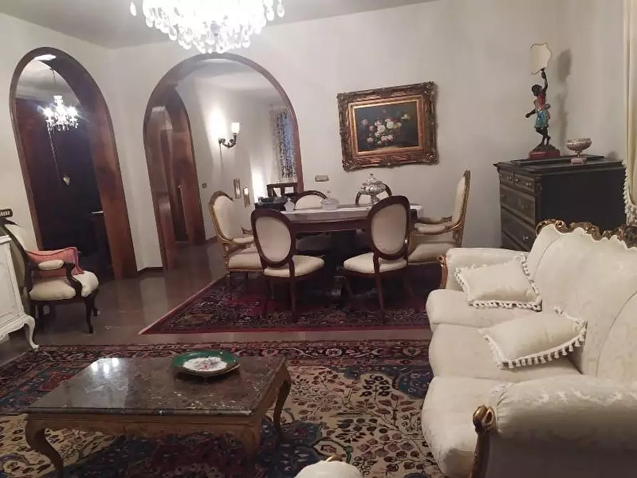 Immagine 1 di Villa in vendita  a Montopoli In Val D'arno