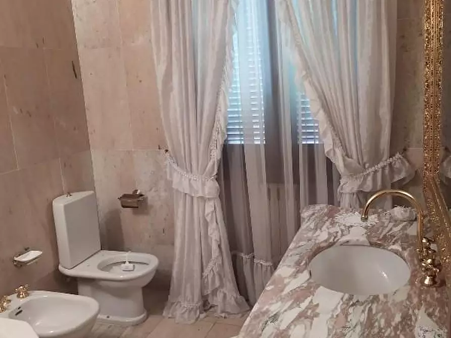 Immagine 17 di Villa in vendita  a Montopoli In Val D'arno