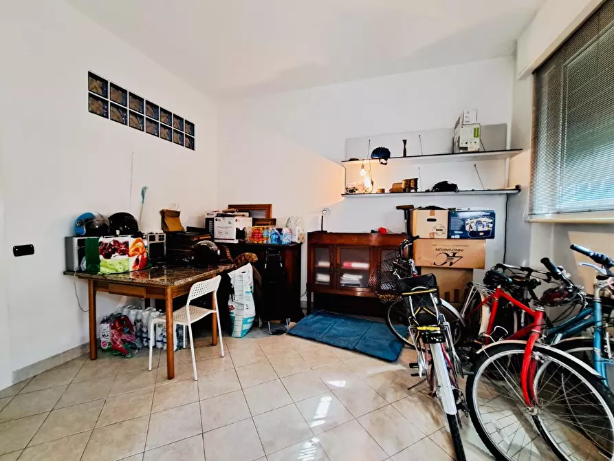 Immagine 5 di Appartamento in vendita  a Viareggio