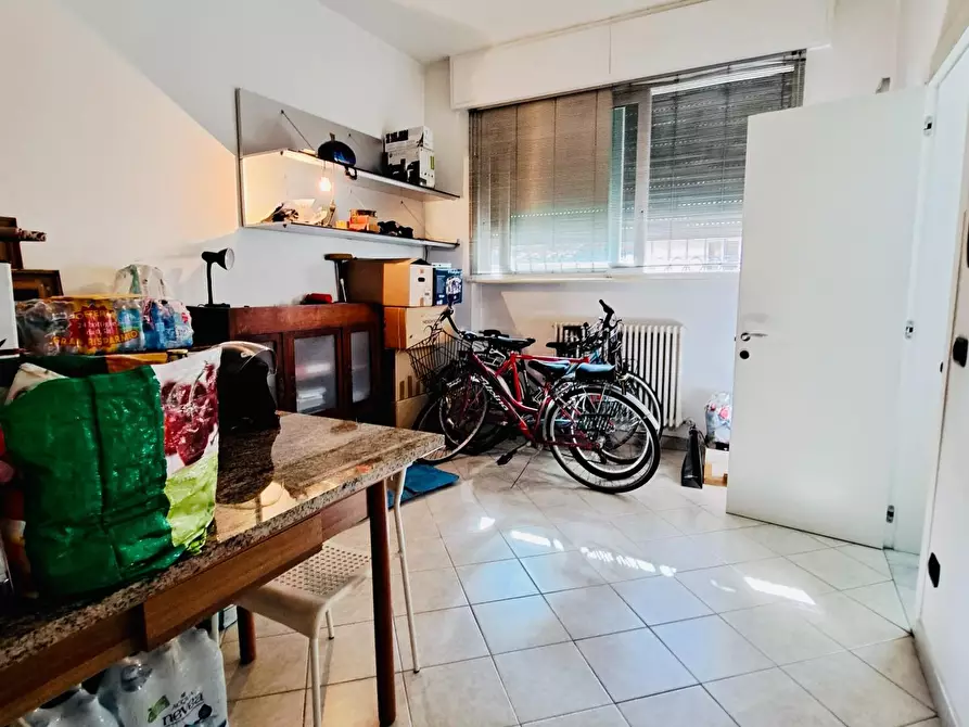 Immagine 4 di Appartamento in vendita  a Viareggio