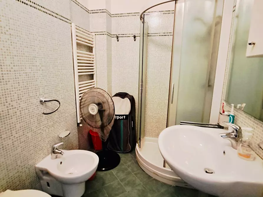 Immagine 6 di Appartamento in vendita  a Viareggio