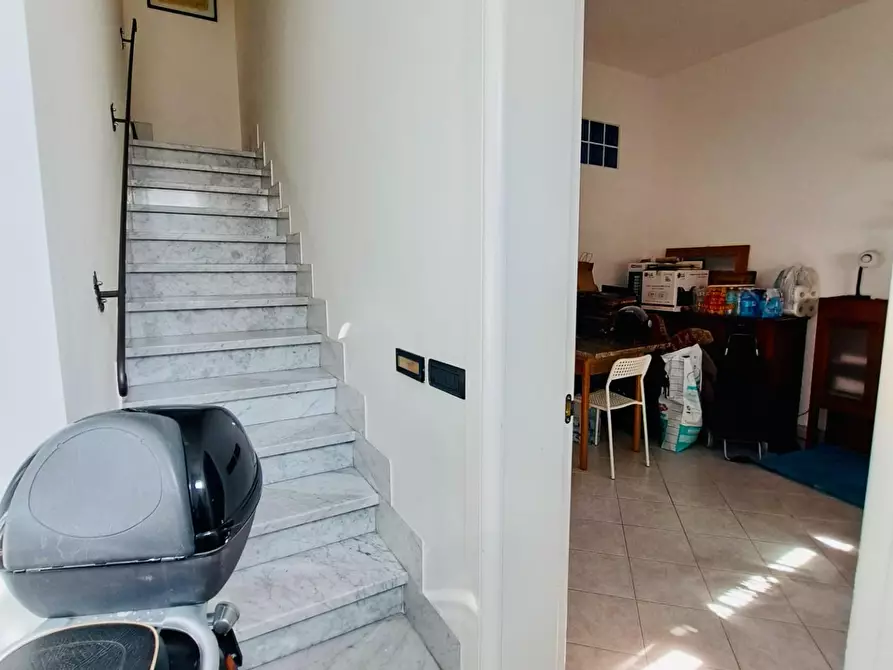 Immagine 3 di Appartamento in vendita  a Viareggio