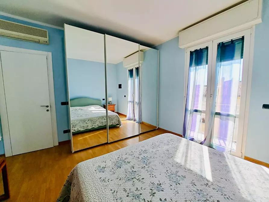 Immagine 21 di Appartamento in vendita  a Viareggio