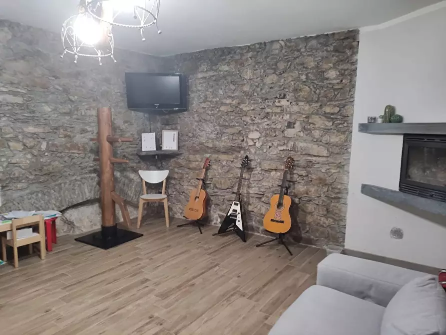 Immagine 4 di Casa indipendente in vendita  a Massa