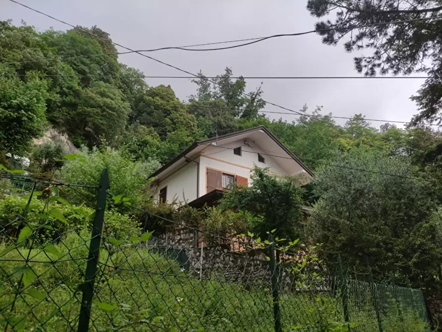 Immagine 21 di Casa indipendente in vendita  a Massa