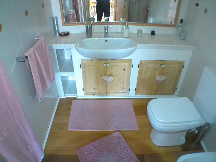 Immagine 17 di Appartamento in vendita  a Carrara