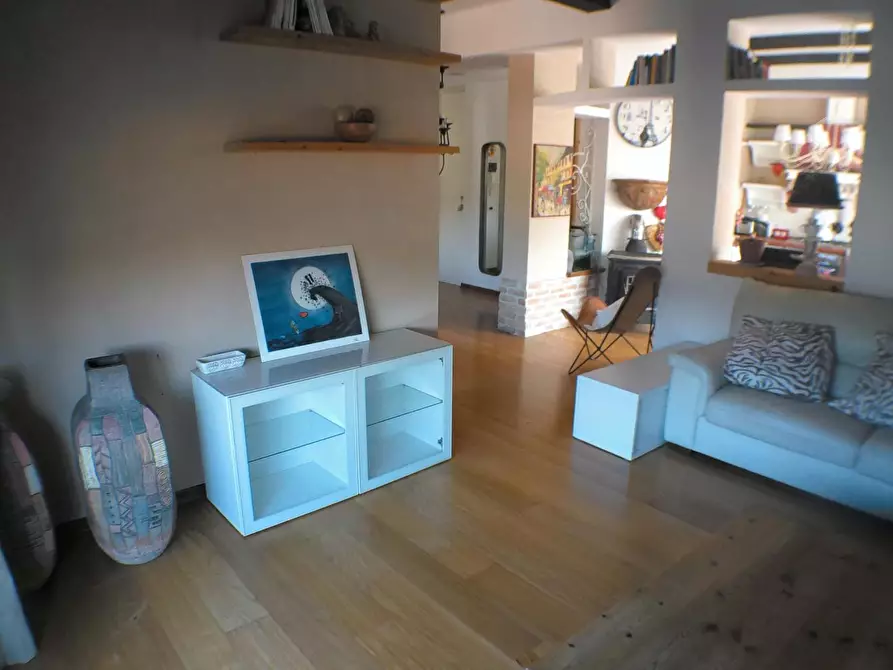 Immagine 6 di Appartamento in vendita  a Carrara