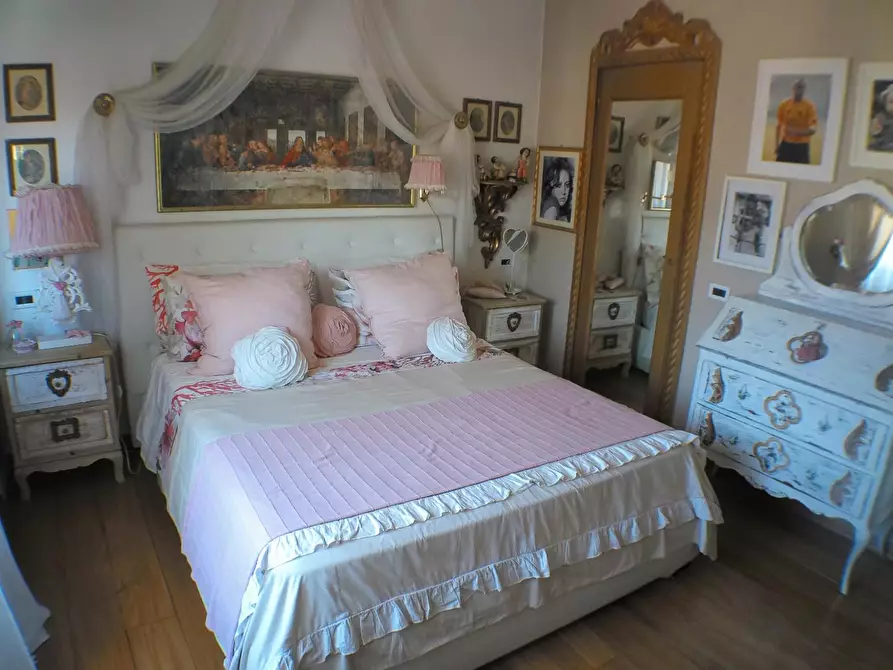 Immagine 11 di Appartamento in vendita  a Carrara