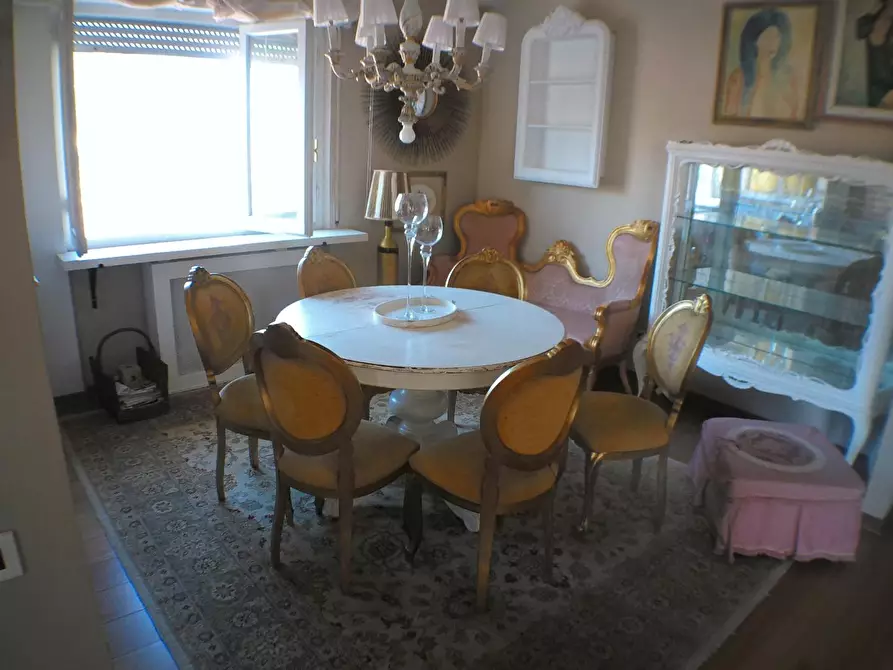 Immagine 15 di Appartamento in vendita  a Carrara