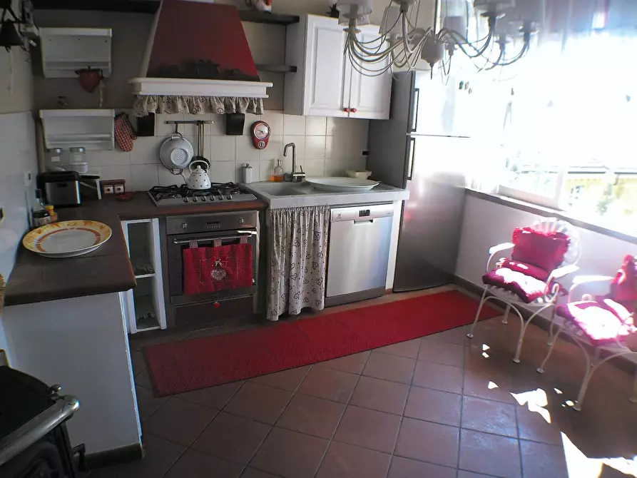 Immagine 4 di Appartamento in vendita  a Carrara