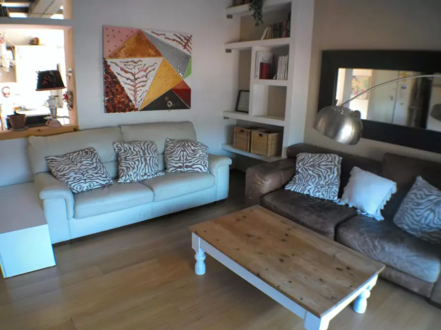 Immagine 2 di Appartamento in vendita  a Carrara