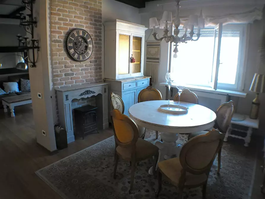 Immagine 10 di Appartamento in vendita  a Carrara