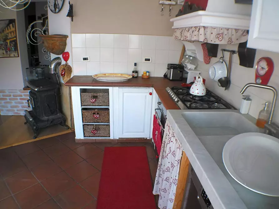 Immagine 5 di Appartamento in vendita  a Carrara