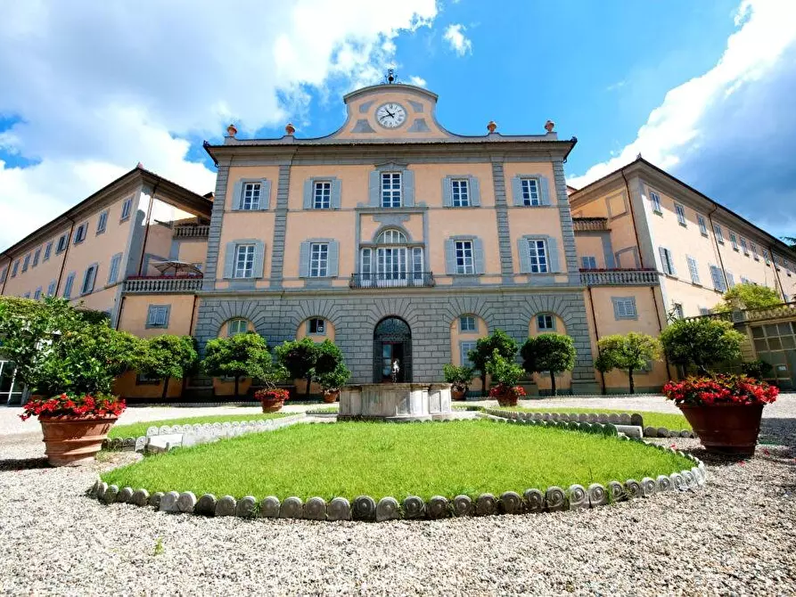 Immagine 1 di Villa in vendita  a San Giuliano Terme