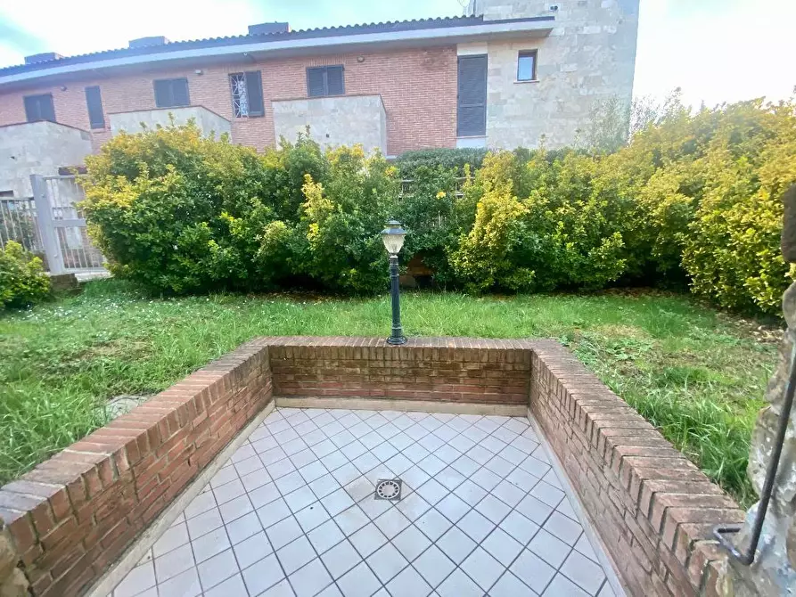 Immagine 3 di Porzione di casa in vendita  a Monteriggioni