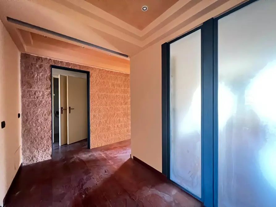 Immagine 13 di Ufficio in vendita  a Vinci